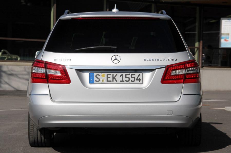  Mercedes-Benz E300 BlueTEC Hybrid 2012 года  (фото 4 из 60)